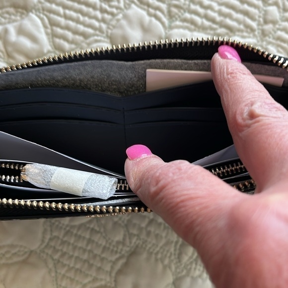 Kate Spade NWT Black Multi Zip Around Wallet!!! - Picture 5 of 9